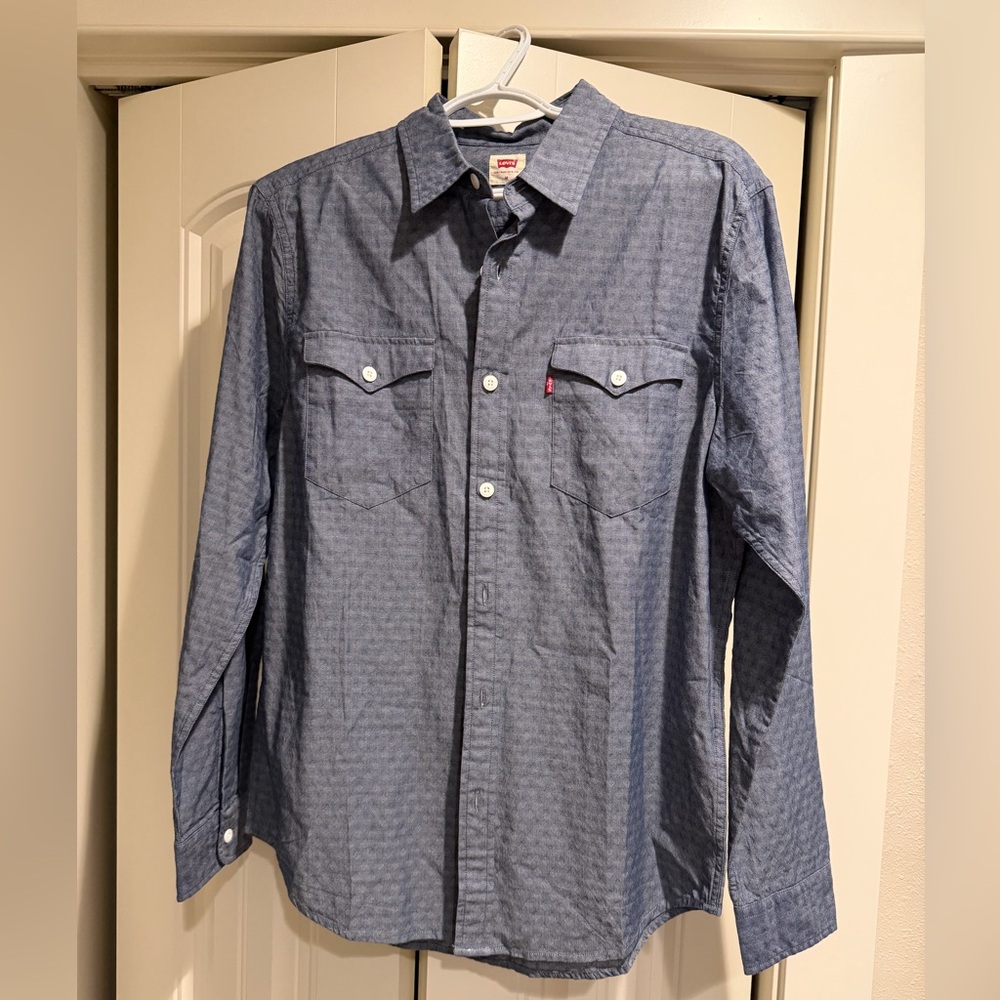 Levi's Men's Patterned Gray Button-Down Shirt